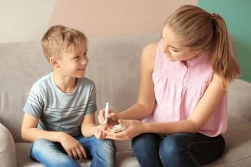 Tanácsok az 1-es típusú diabétesszel frissen diagnosztizált gyermekeknek és szüleiknek