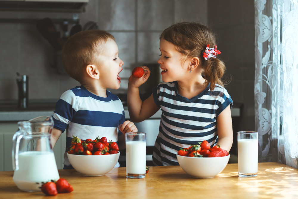Legalább 4 adag gyümölcs vagy zöldség kerüljön a gyermek tányérjára.